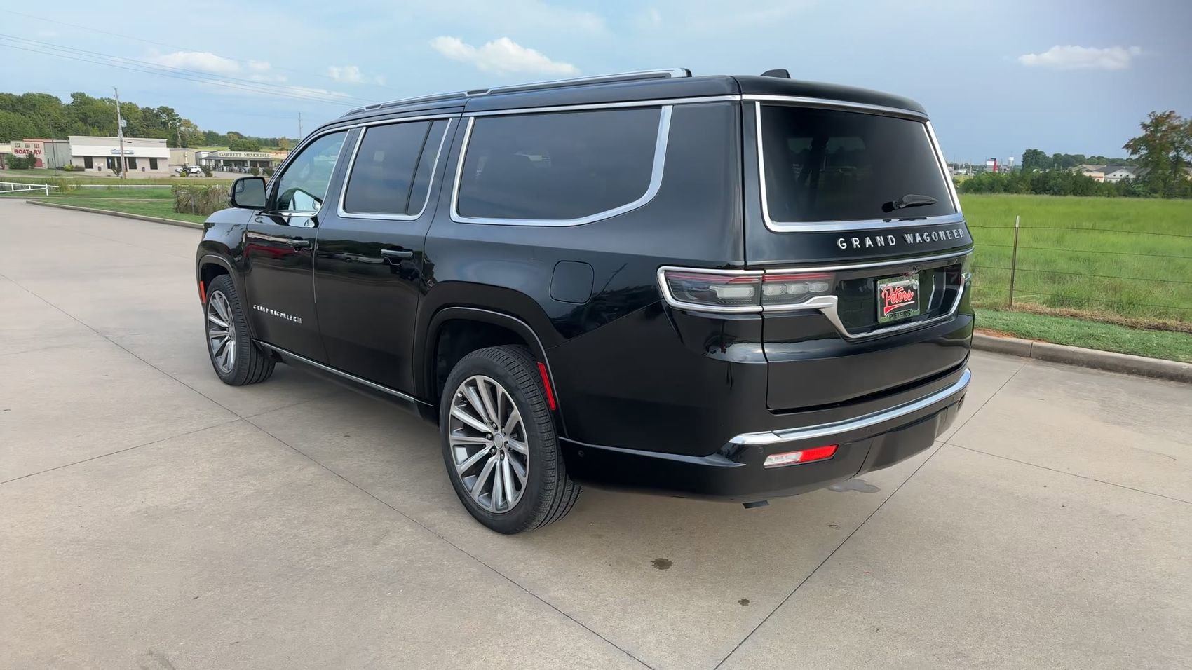 New 2024 Diamond Black Crystal Pearlcoat Jeep  image 7