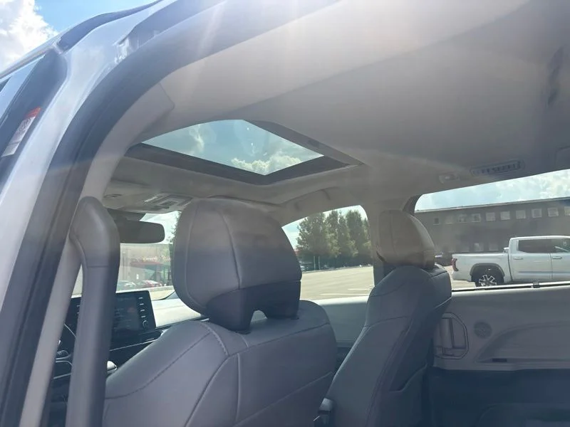Used 2022 Silver Toyota XLE image 18