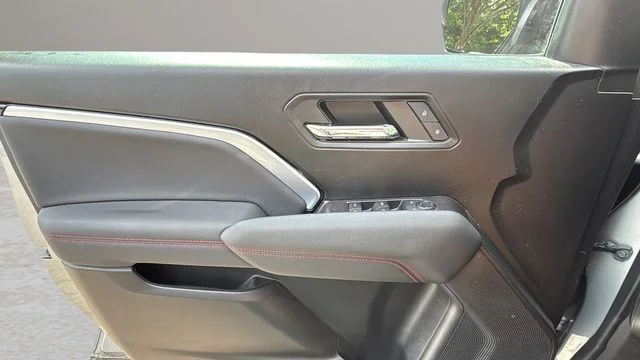 Used 2024 Gray Chevrolet Z71 image 16