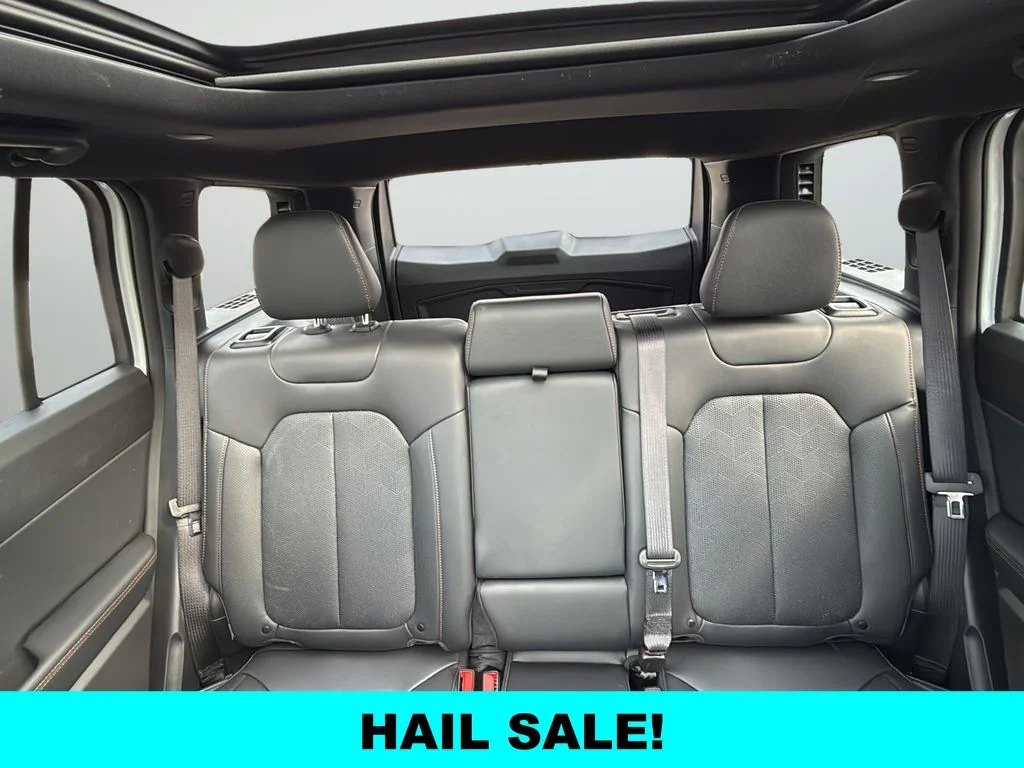 New 2026 Bright White Clear-Coat Exterior Paint Jeep Overland image 29