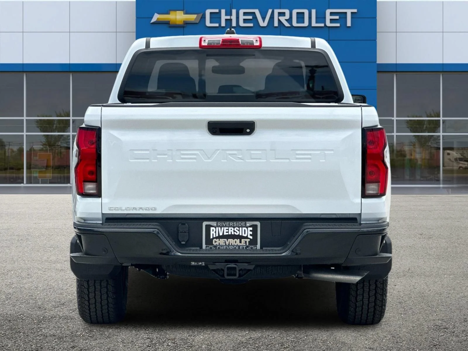 New 2026 Summit White Chevrolet Z71 image 5