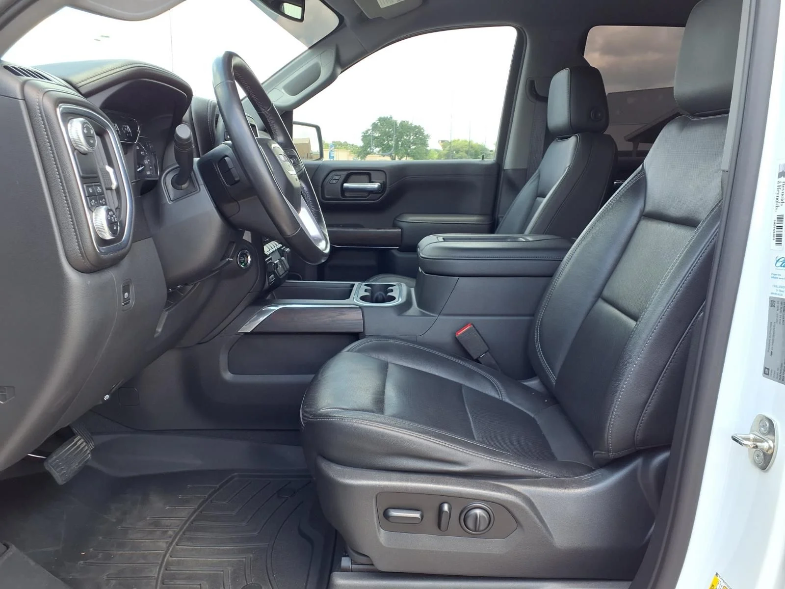 Used 2019 White GMC SLT image 10