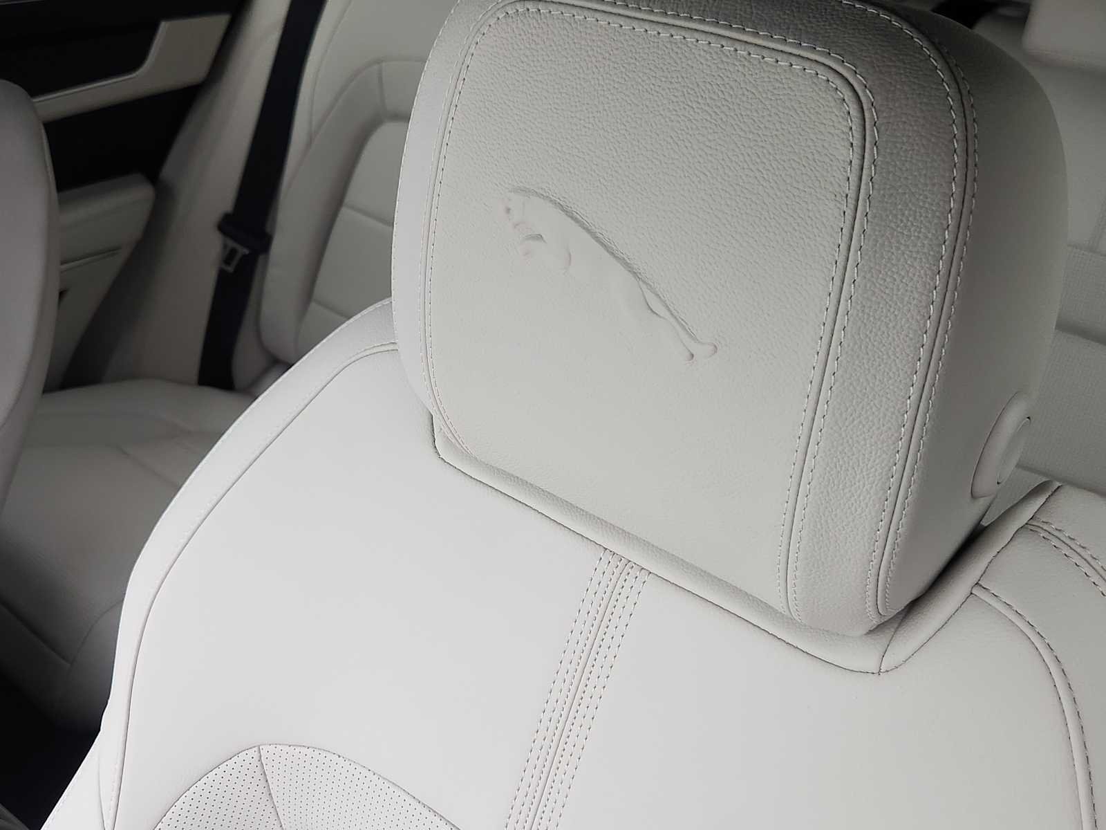 2026 Jaguar F-Pace R-Dynamic S - Photo 25