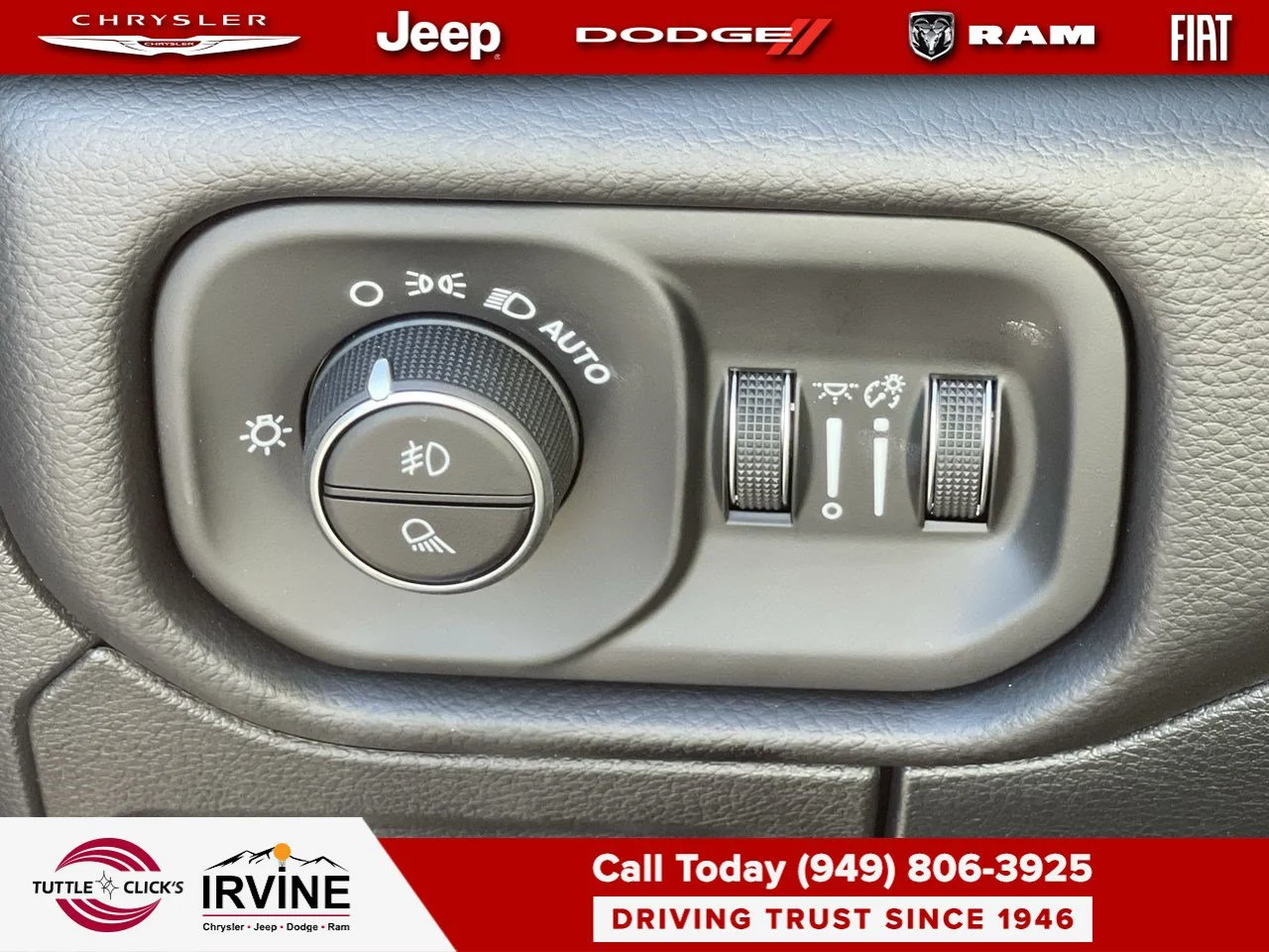 New 2027 Diamond Black Crystal Pearl-Coat Exterior Paint RAM Laramie image 29