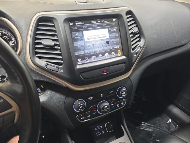 Used 2016 Gray Jeep Limited image 20