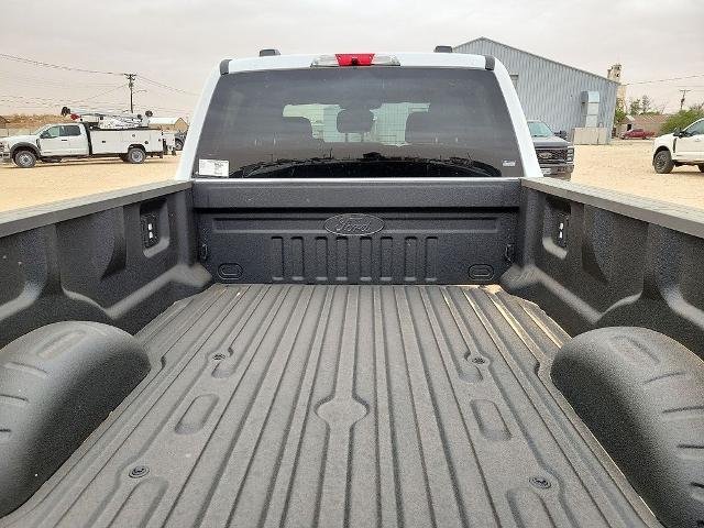 New 2026 Oxford White Ford F-250® XLT image 15