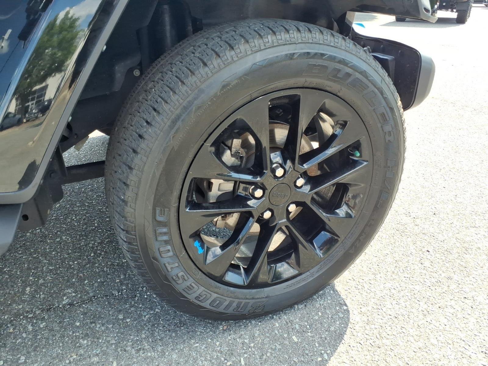 Used 2023 Black Clearcoat Jeep Sahara image 13