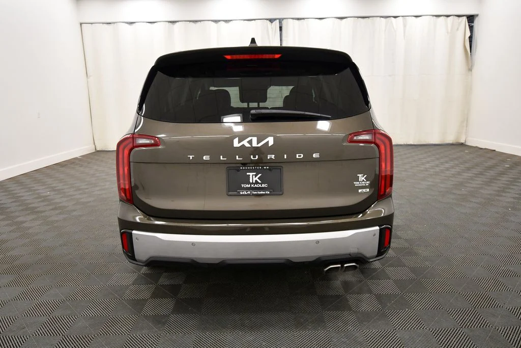 Certified Used 2024 Green Kia S image 6