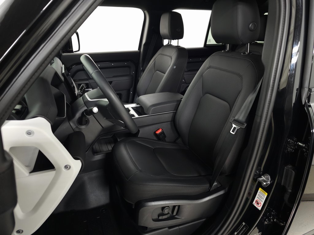 2025 LAND ROVER DEFENDER - Image 15