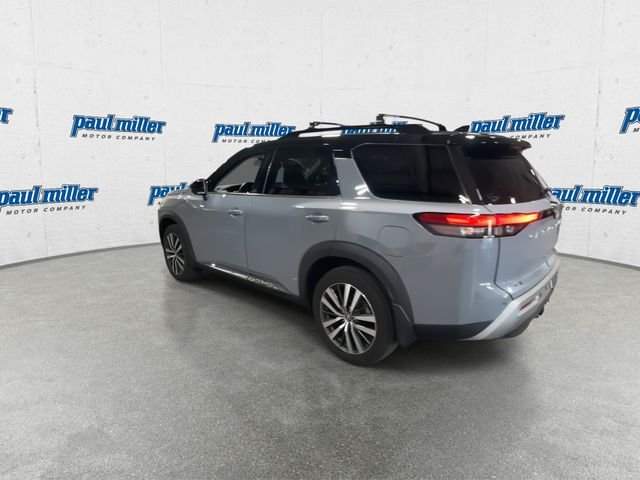 Used 2022 Gray Nissan Platinum image 8