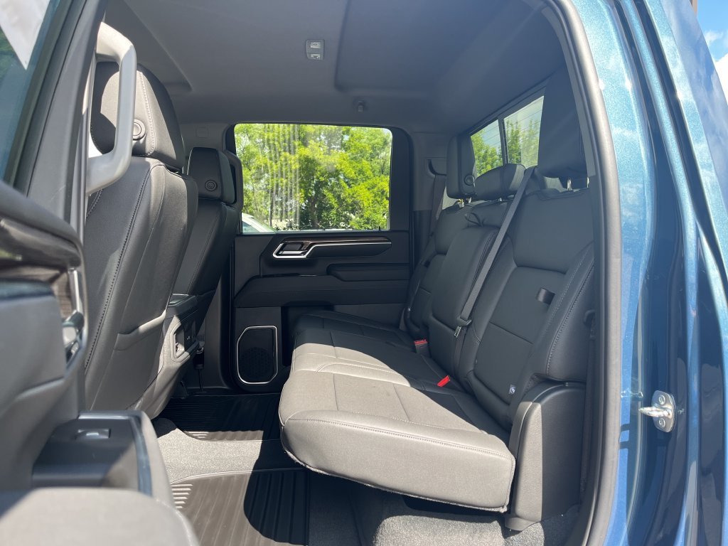 New 2026 Lakeshore Blue Metallic Chevrolet LT image 24