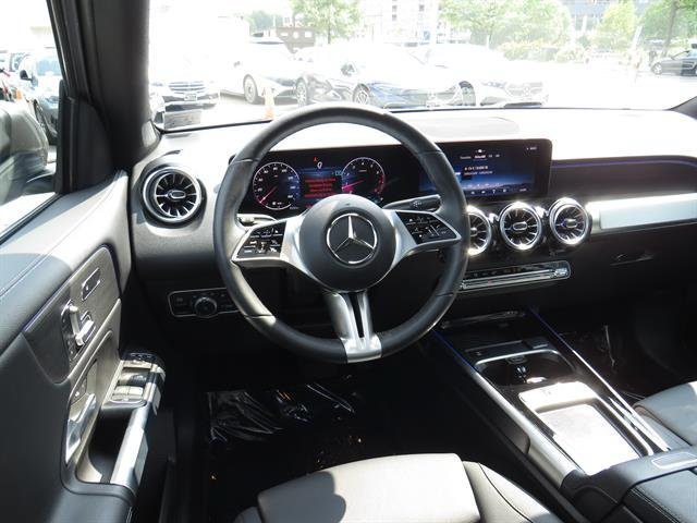 Used 2026 Mountain Grey Metallic Mercedes-Benz GLB 250 image 10