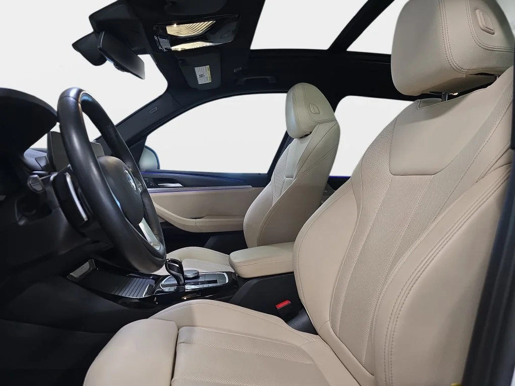Used 2024 Alpine White BMW sDrive30i image 17