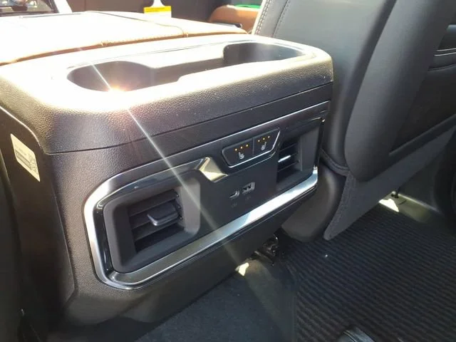 2026 GMC Sierra 2500HD Denali Ultimate - Photo 19