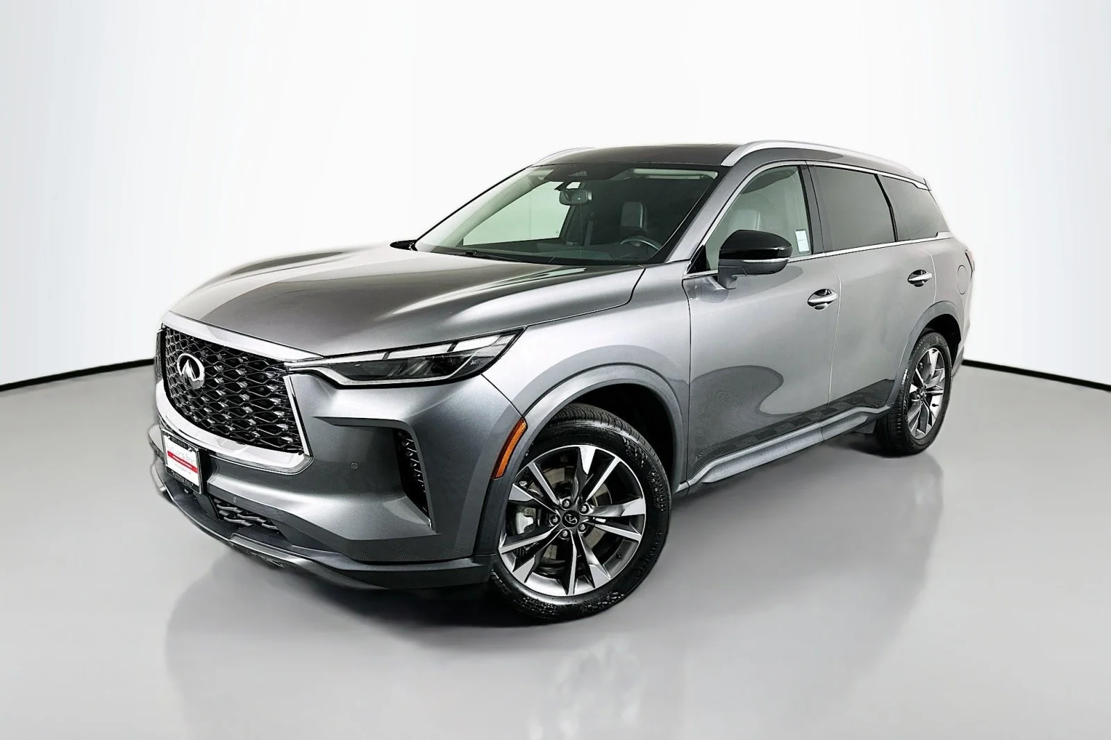 Used 2022 Graphite Shadow INFINITI LUXE image 1