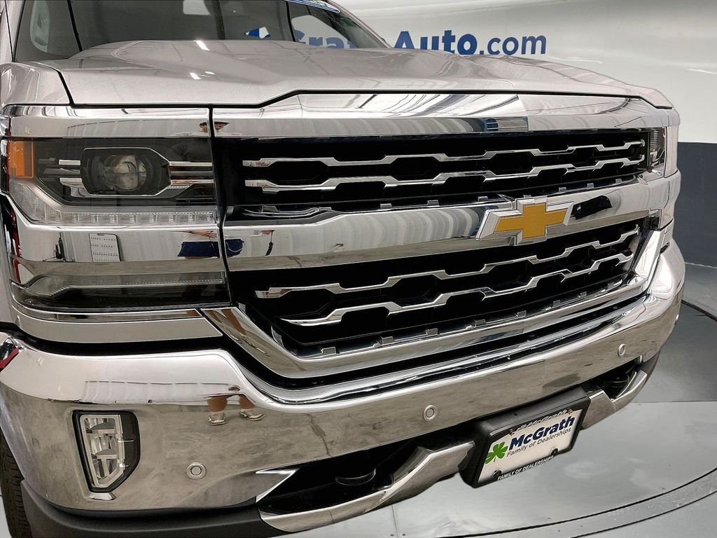 Used 2018 Silver Chevrolet LTZ image 33