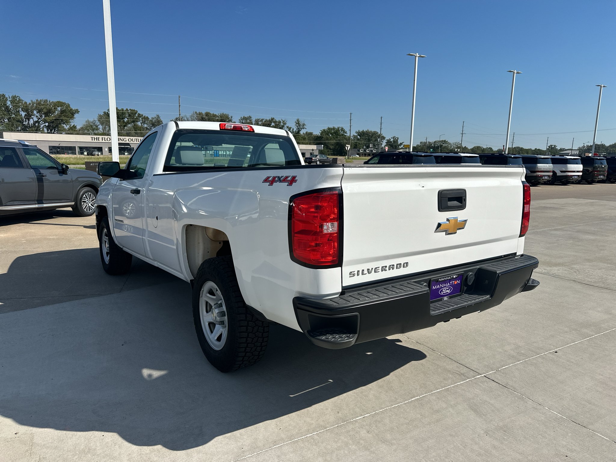 Used 2015 Summit White Chevrolet Work Truck image 11