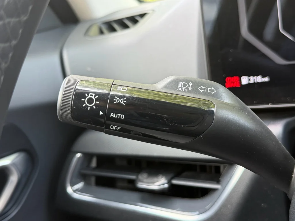 Used 2025 Morning Haze Kia EX image 25