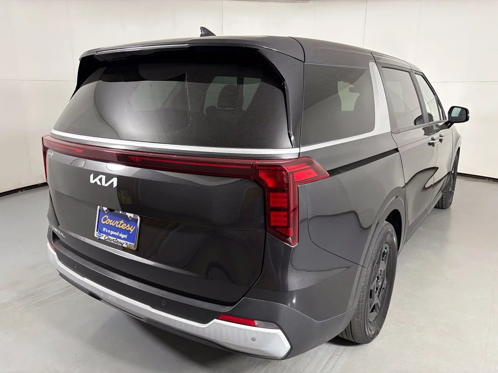 Used 2025 Gray Kia LXS image 8