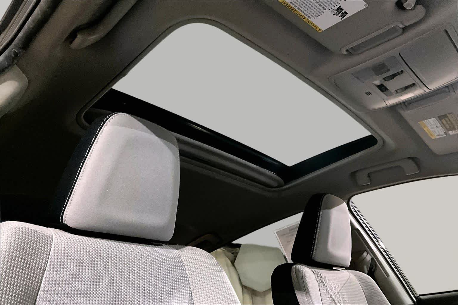 Used 2017 Galactic Aqua Mica Toyota XLE image 13