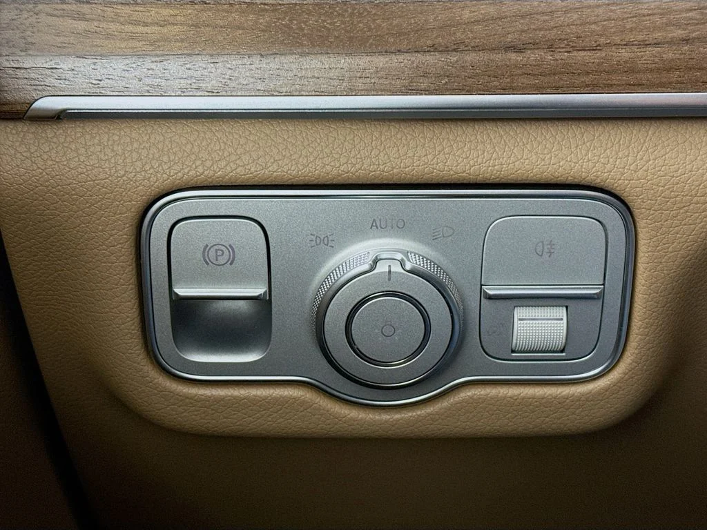 New 2026 Polar White Mercedes-Benz GLS 450 image 11