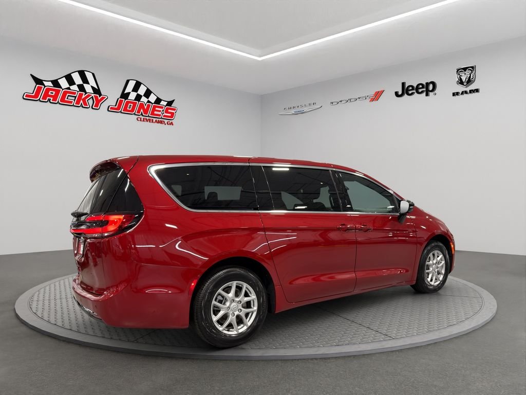 New 2026 Red Hot Pearl-Coat Exterior Paint Chrysler Select image 10