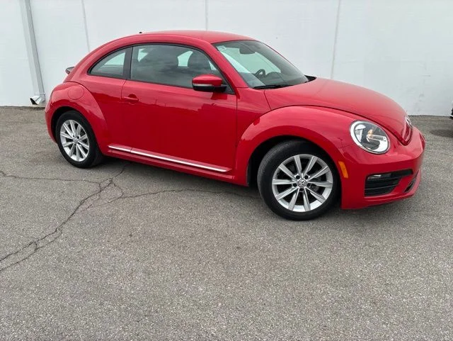 Used 2018 Volkswagen Beetle S with VIN 3VWFD7AT3JM702227 for sale in Kansas City
