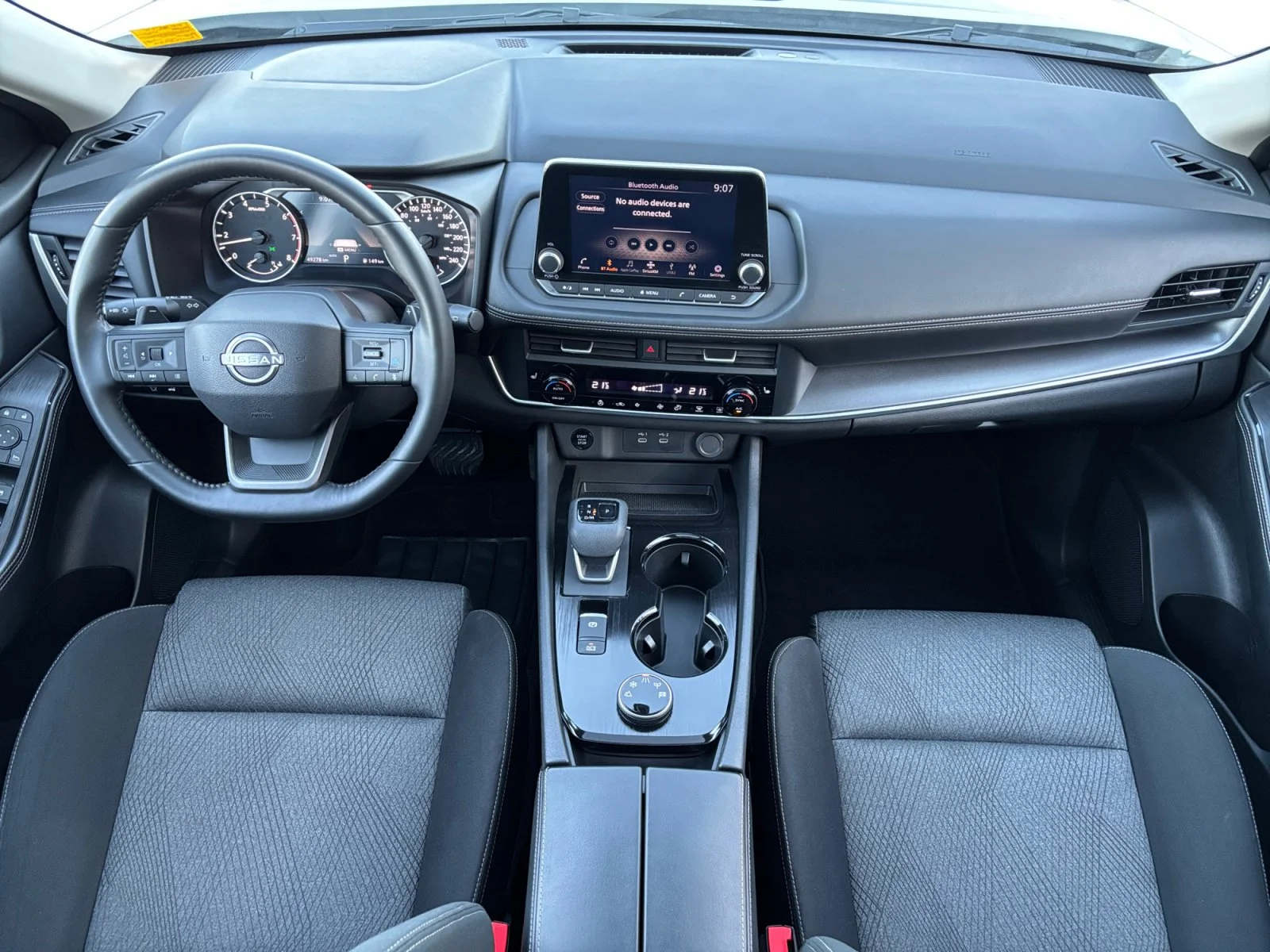 Used 2025 White Nissan SV Moonroof image 12