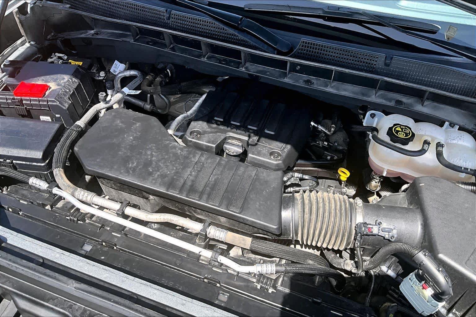 Used 2024 Sterling Metallic GMC Elevation image 33