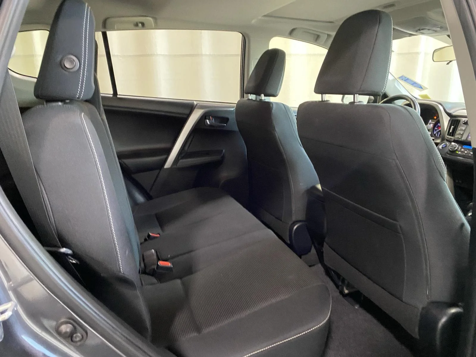 Used 2018 Magnetic Gray Metallic Toyota XLE image 11