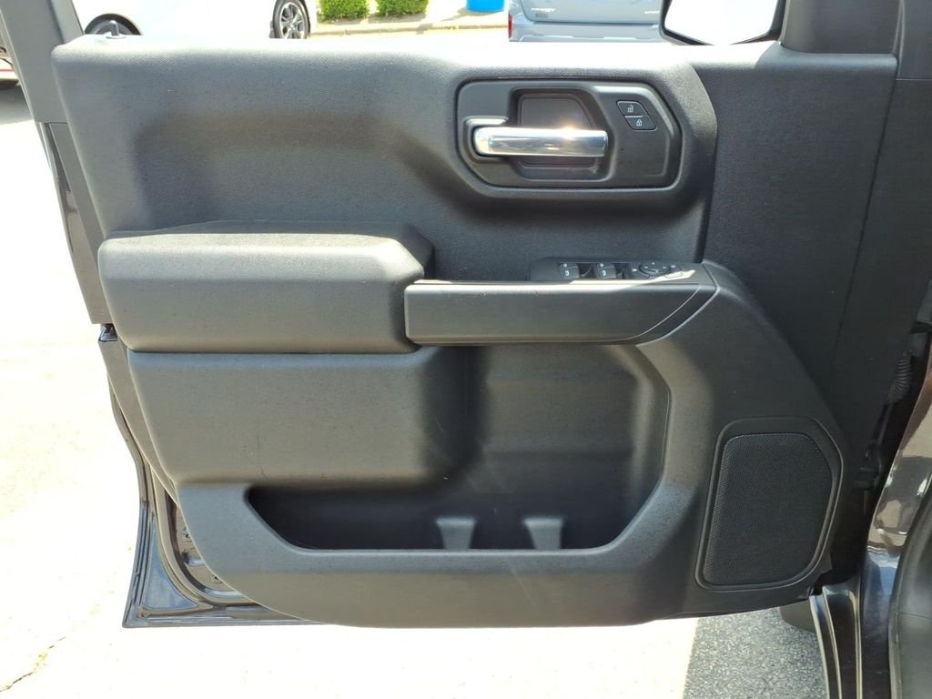 Used 2023 Ash Chevrolet Custom image 9