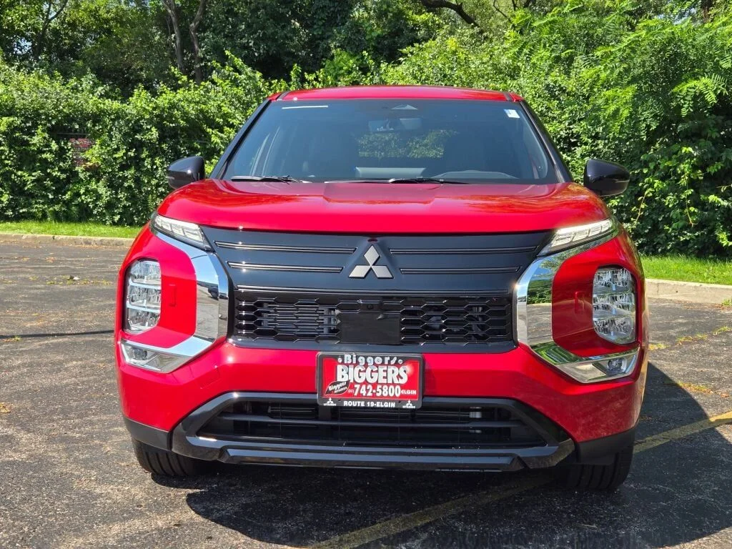 New 2026 Red Mitsubishi LE image 2