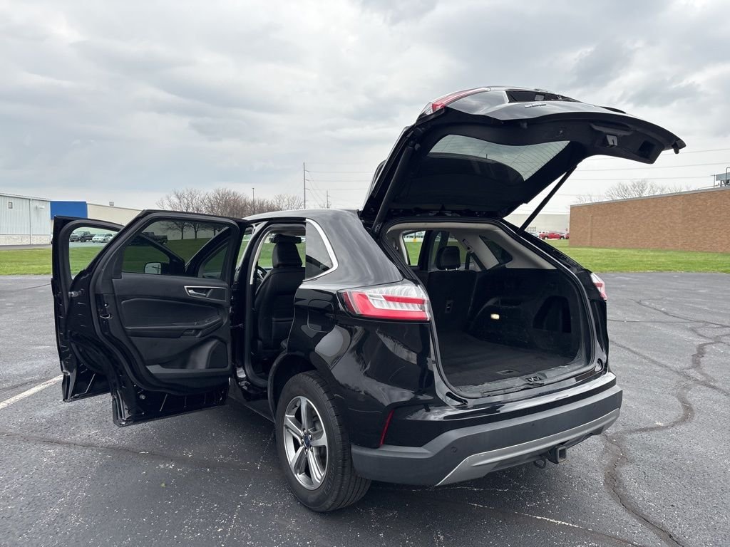 Used 2022 Black Ford SEL image 14