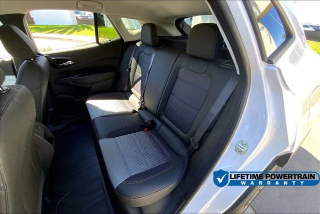 2025 Chevrolet Trax LT - Photo 11