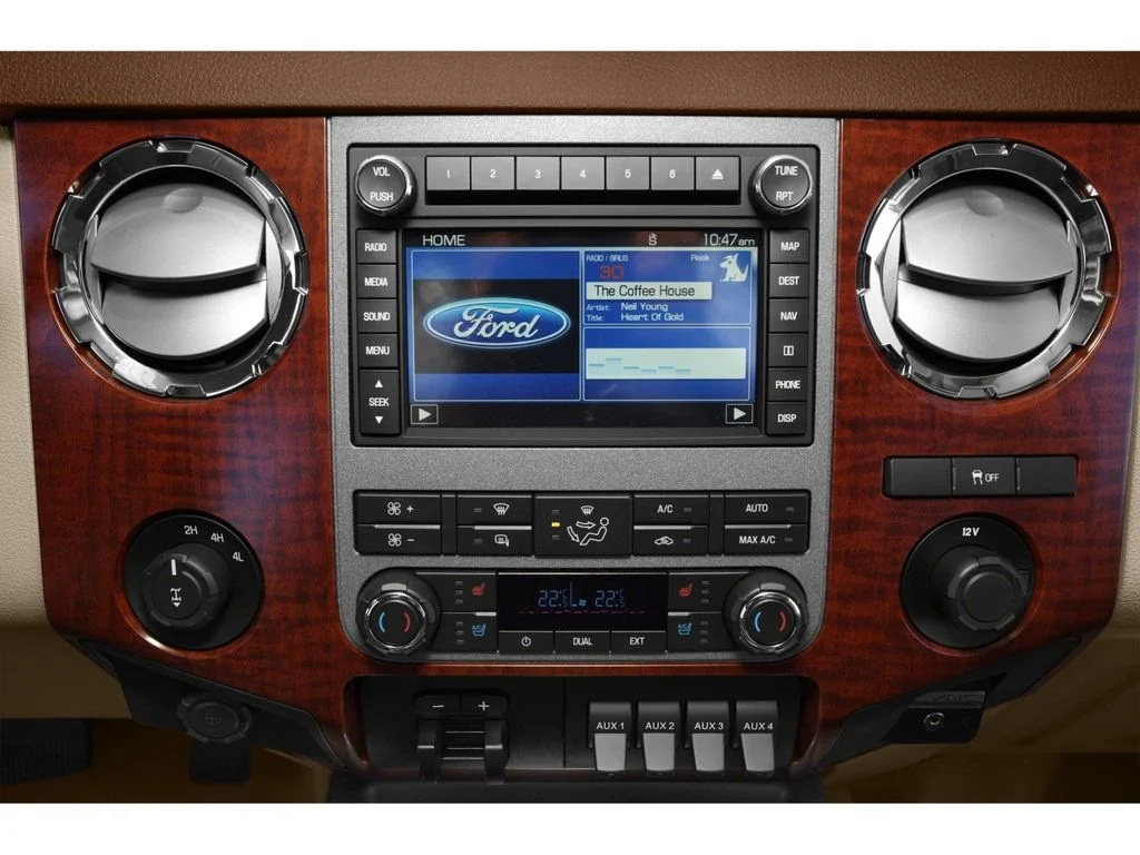 Used 2015 Blue Ford Lariat image 19