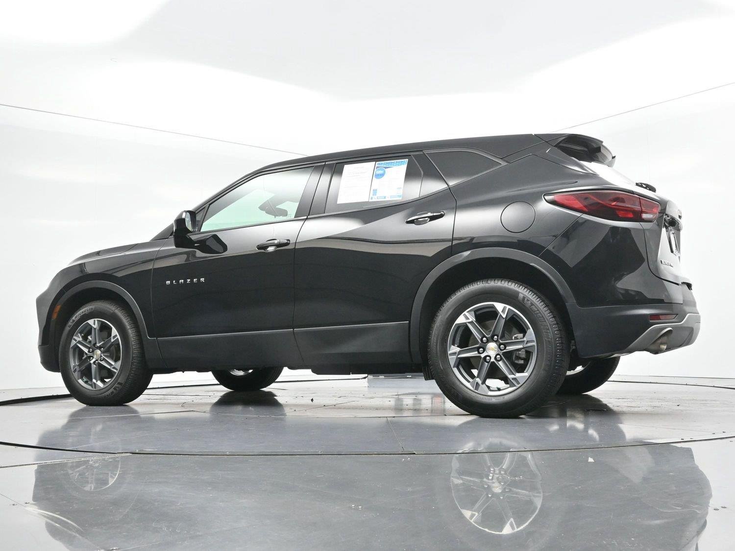 Used 2025 Black Chevrolet 2LT image 44