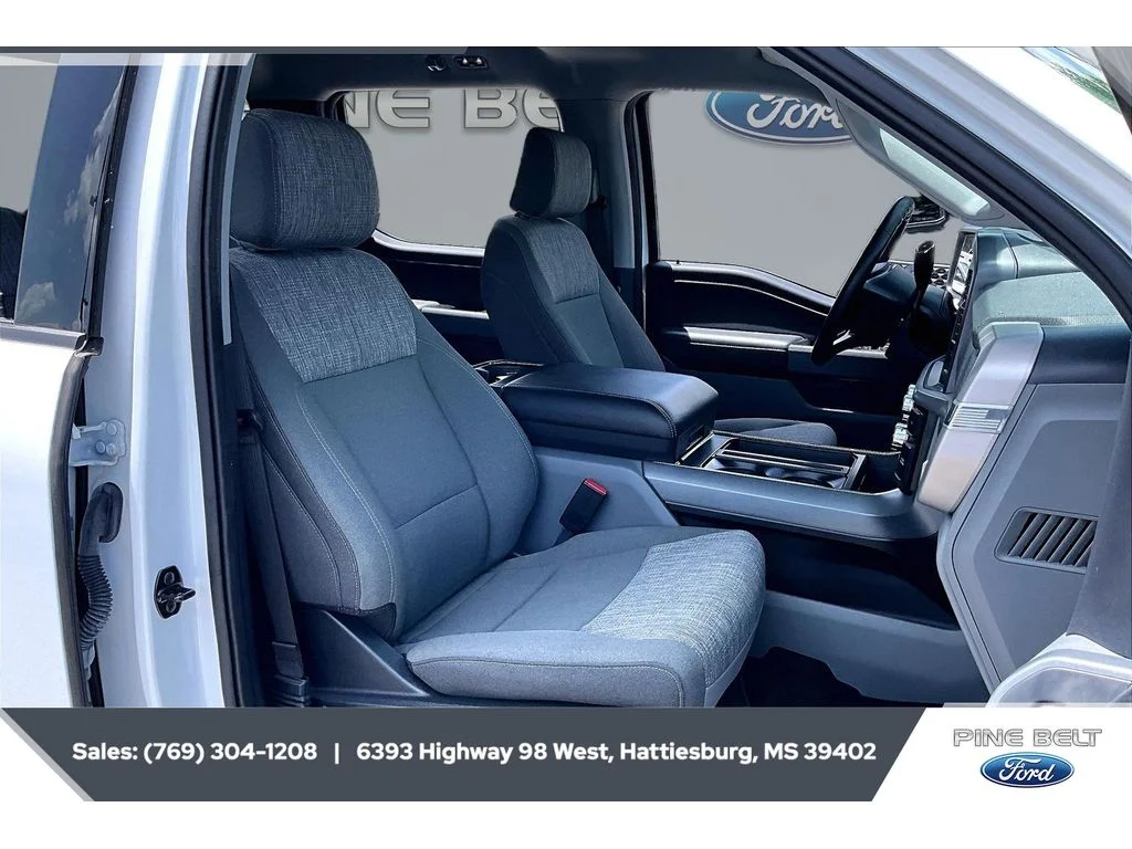 Used 2023 Oxford White Ford XLT image 6