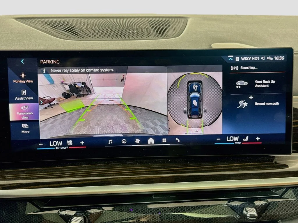 Used 2026 Black BMW xDrive40i image 14
