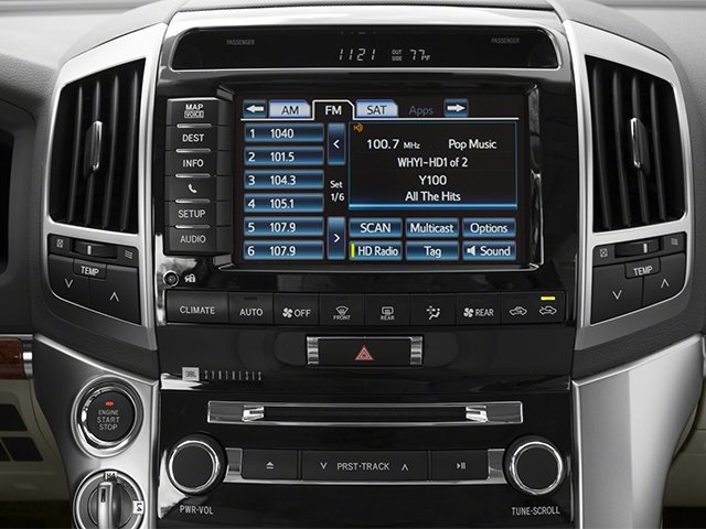 Used 2014 Silver Toyota  image 9