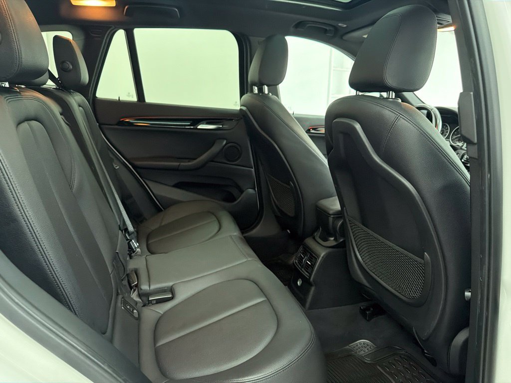 Used 2017 White BMW sDrive28i image 28