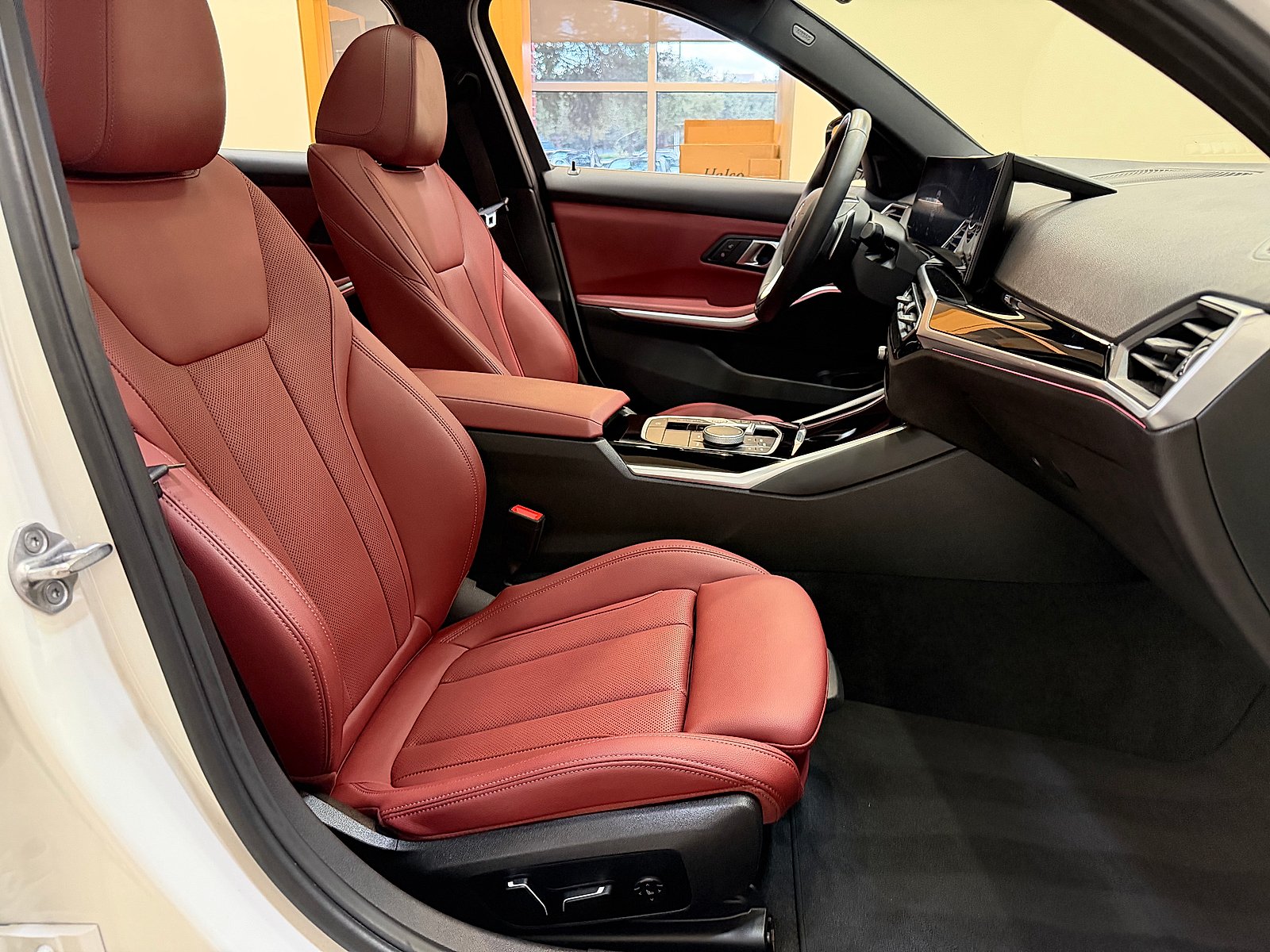 Used 2024  BMW  image 12