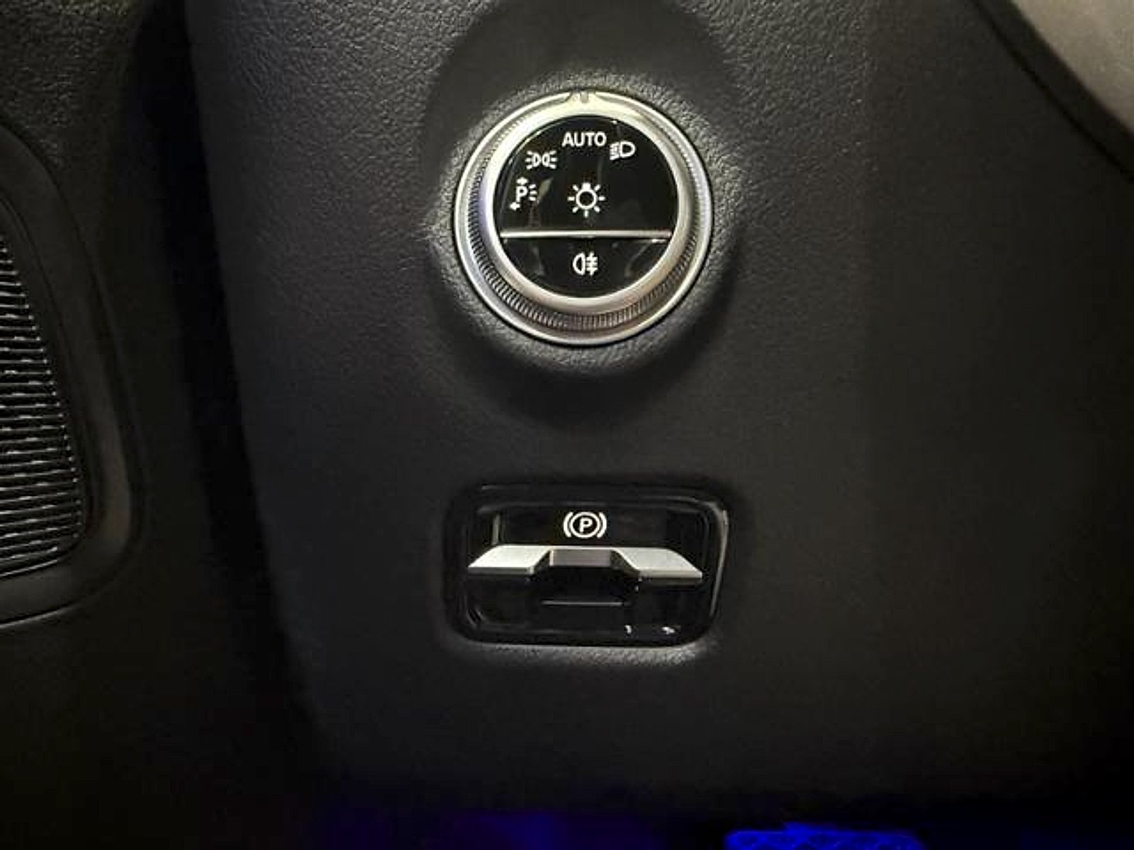 Used 2025 Black Mercedes-Benz  image 22