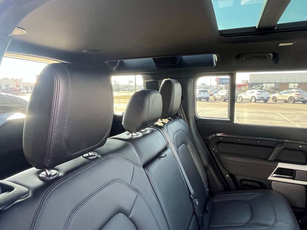 2023 Land Rover Defender SE - Photo 28