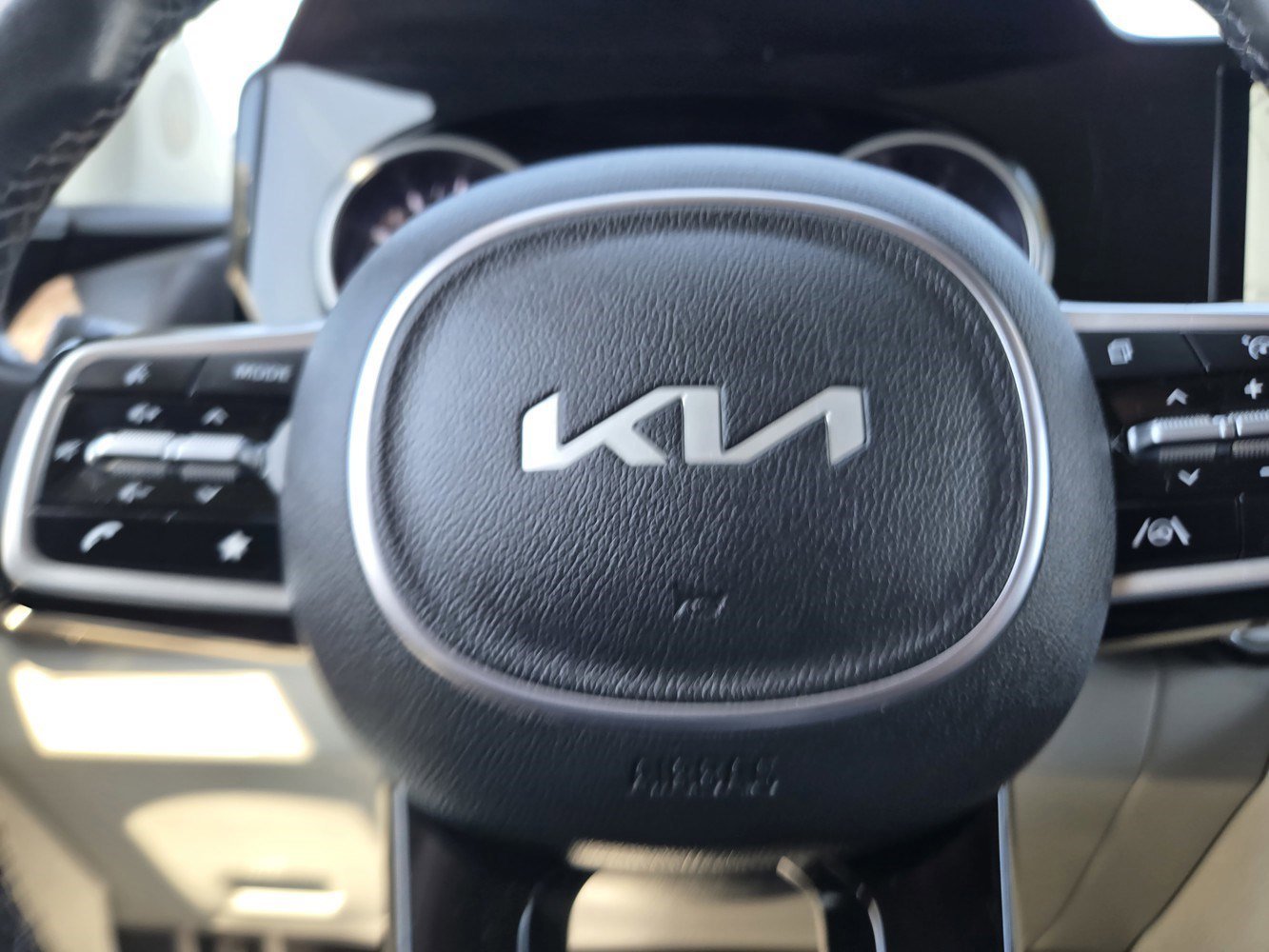 Used 2022 Ceramic Silver Kia SX image 24