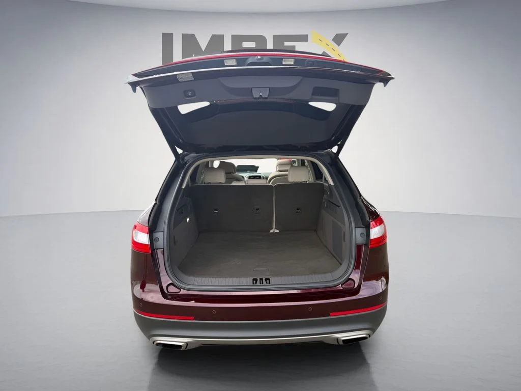 Used 2018 Red Lincoln Reserve image 29