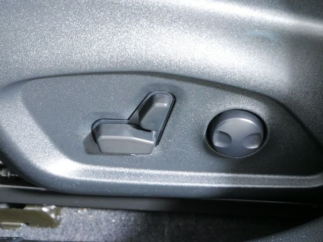 Certified Used 2023 Silver Jeep Limited image 21