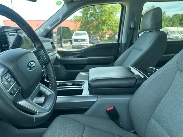 Used 2025 White Ford XLT image 6