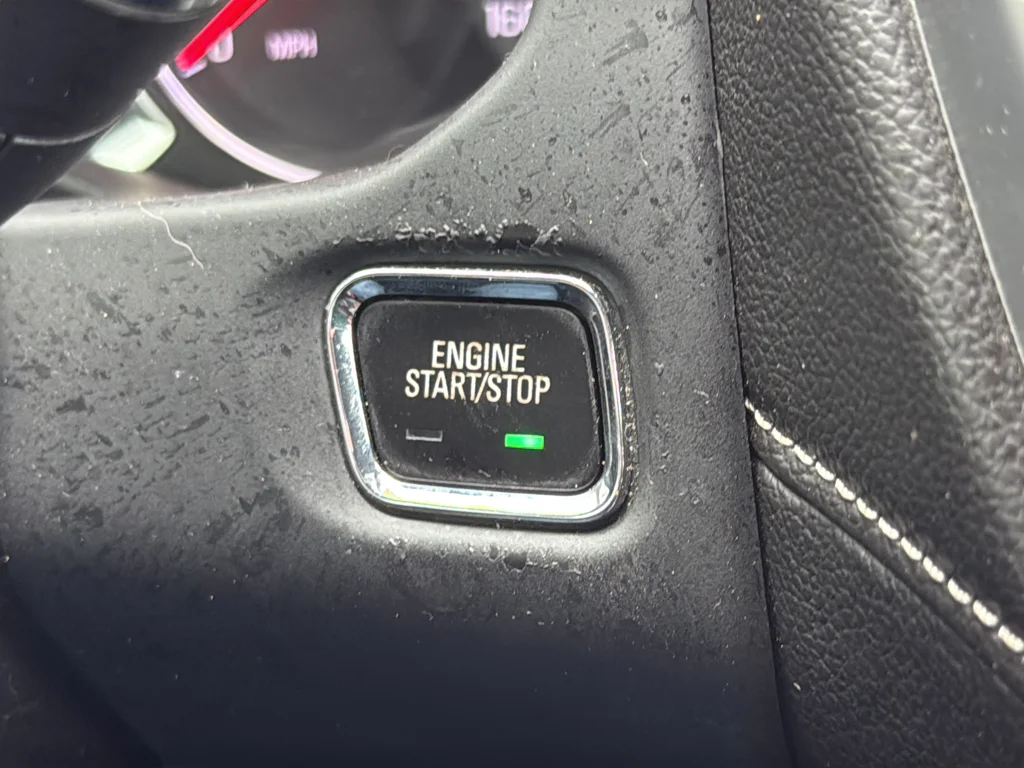 Used 2020 White GMC SLE image 30