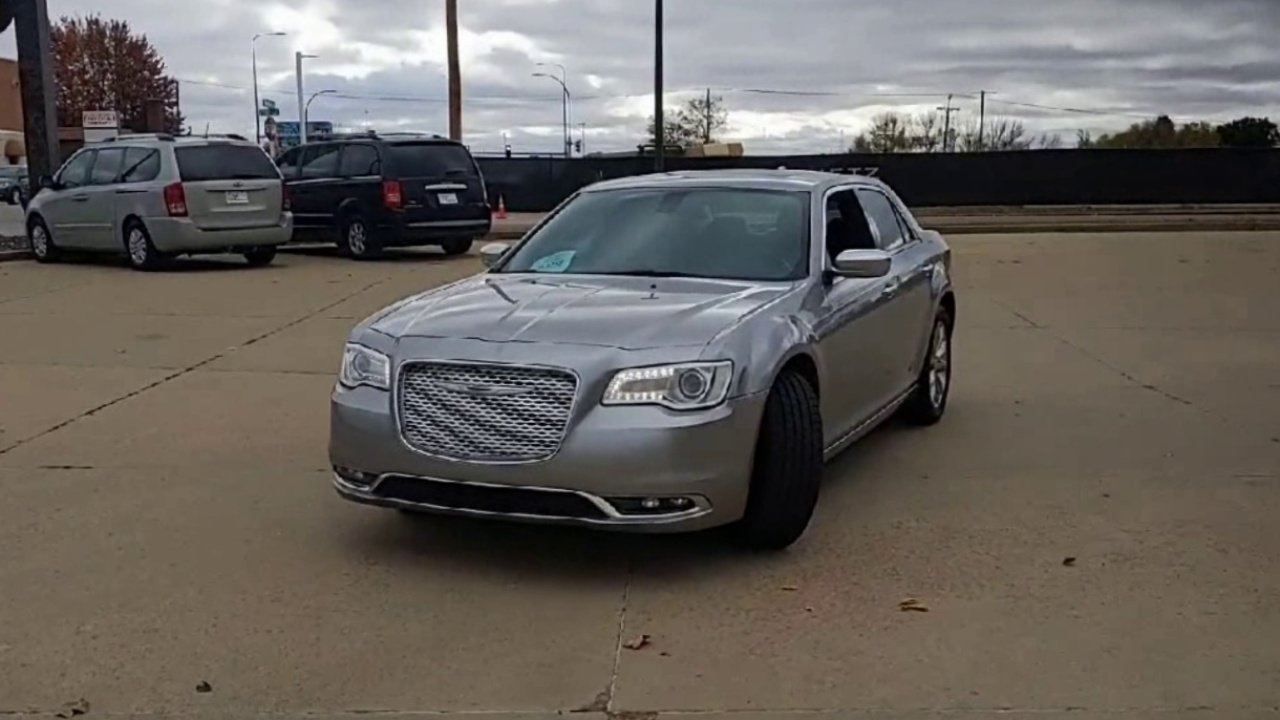 2015 Chrysler 300 S photo 4