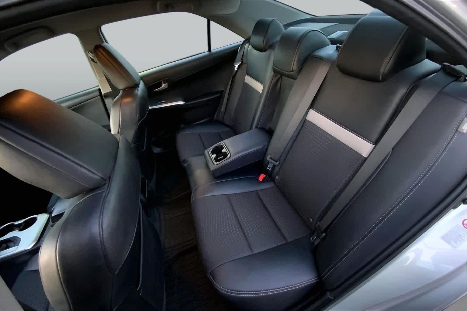 Used 2013 Classic Silver Metallic Toyota SE image 19